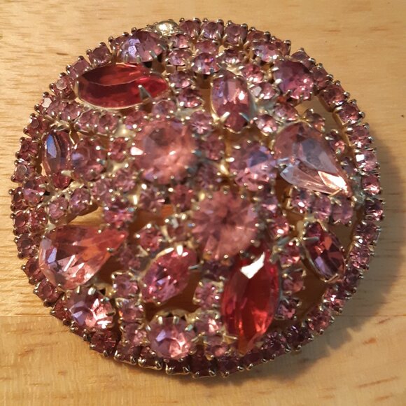 1960s Weiss Pink Rhinestone 2 Inch Circular Domed Vintage Brooch - Picture 7 of 16